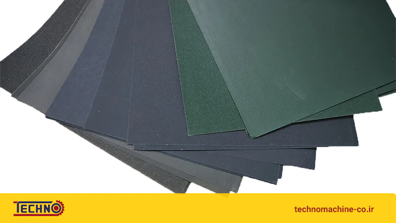 ورق های سمباده به رنگ مشکی آبی و سبز برای توضیح نکات ایمنی و بهترین روش‌های استفاده از <yoastmark class=